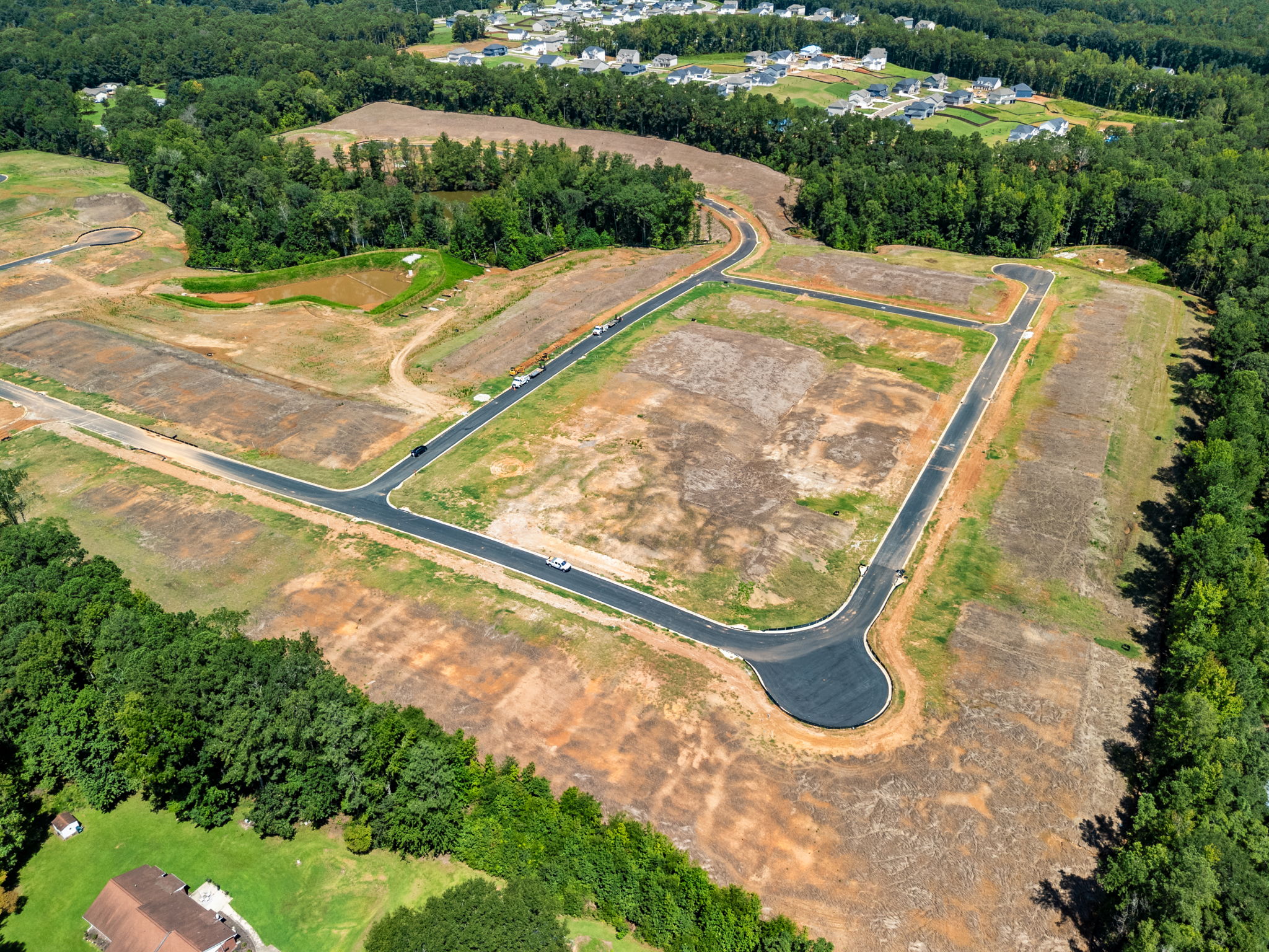 A large dam with a river running through it.